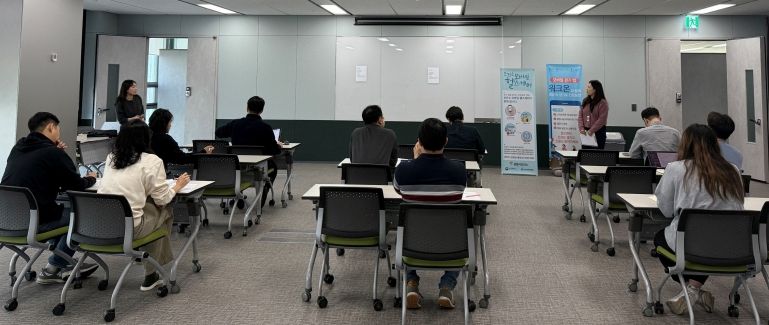 광명시는 지난 10일과 16일 일직동 11번가에서 사내 직원을 대상으로 찾아가는 '모바일 헬스케어'를 진행했다.