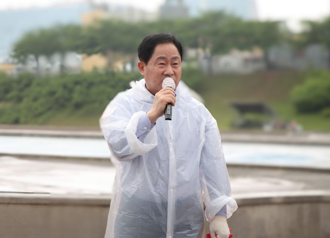 생태도시 남양주, 생활개선회 주도 EM 흙공 던지기 행사로 왕숙천 수질 정화 앞장