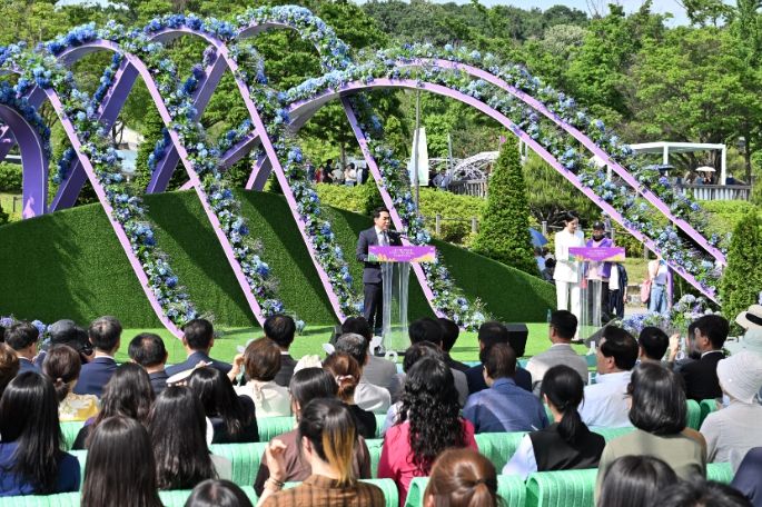 '서울국제정원박람회' 개막식 축사하는 임만균 위원장