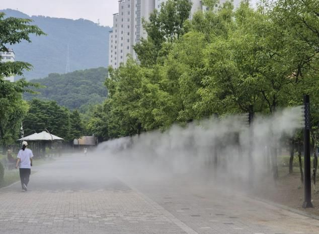 새물근린공원에 설치한 쿨링포그 시설