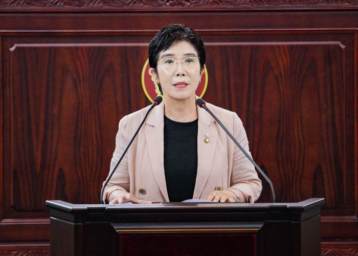 화성특례시의회 조오순 의원이 제242회 정례회 중 제1차 본회의에서 5분 자유발언을 하고 있다.