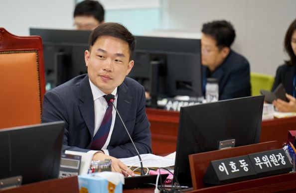 경기도의회 교육기획위원회 소속 이호동 부위원장(국민의힘, 수원8)