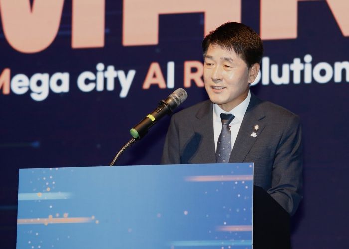 MARS 2025 개회사 중인 배정수 의장