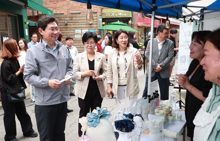 이상일 시장은 21일 '제1회 BOCA 커피 페스타'에 참석해 시민, 상인들과 소통했다