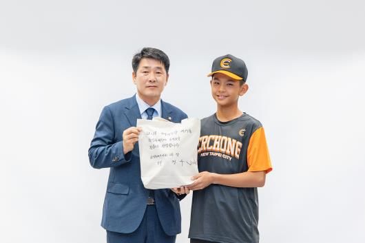 선수단 대표와 기념사진