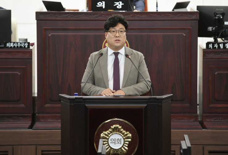 사진1) 김영수 화성특례시의원 도시건설위원회 회의 발언사진
