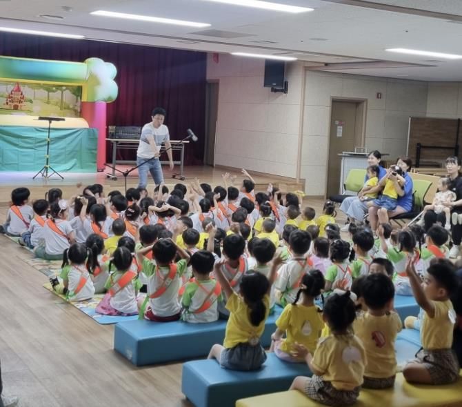 시흥시 '인공지능과 예술이 만나는 영유아 놀이 체험 프로그램' 본격 운영
