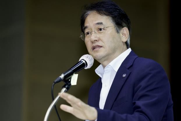노인일자리 전문가 포럼에 참석한 이동환 고양특례시장
