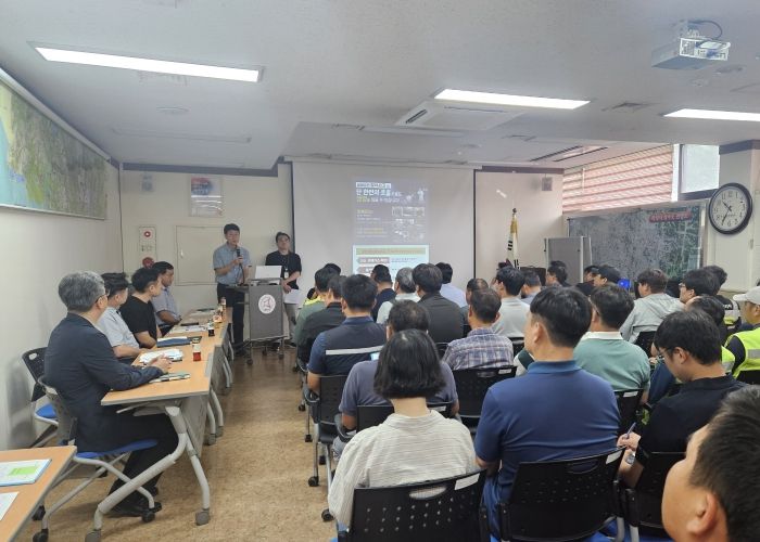 상하수도 유지관리업체 38개사 대상으로 밀폐공간 안전교육을 진행하고 있다