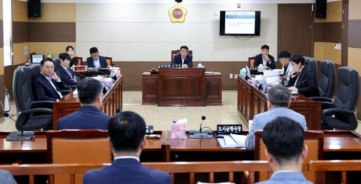 인천시의회 건교위, 미추2구역 동의서 재징구 관련 현안사항 점검