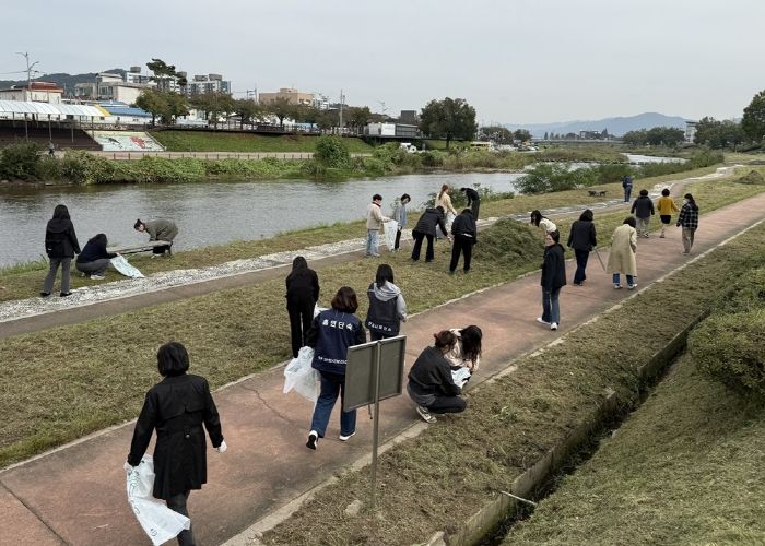 안성시보건소 건강증진과, 안성천변 환경정화로 깨끗한 건강도시 만들기 앞장