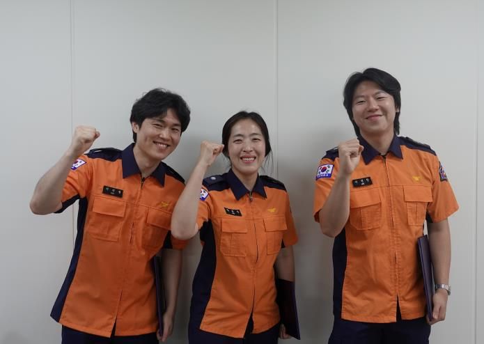 왼쪽부터 당시 출동 구급대원 소방사 서지원, 소방위 김순진, 소방교 이현창