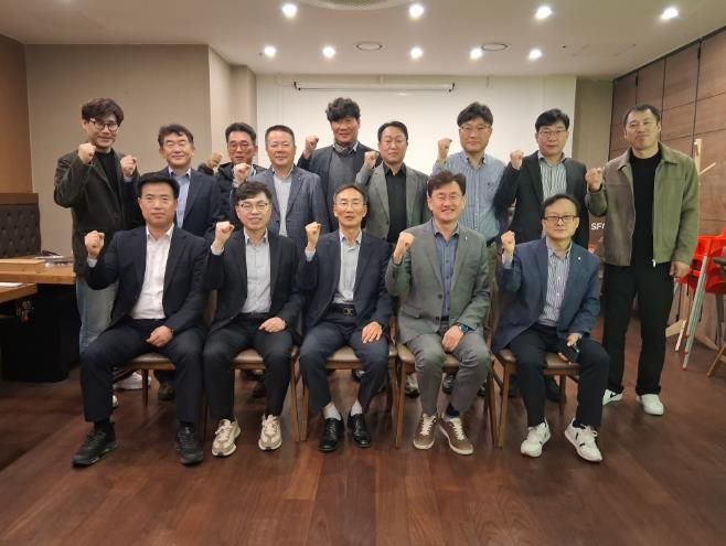 이경열 천안시 도시주택국장과 방효찬 아산시 도시개발국장 등 천안·아산시 도시발전부서가 인접 도시 간의 지속 가능한 공동 발전 방안을 모색했다.