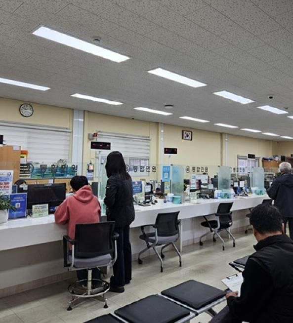 파주시 운정5동, 수험생 불안 잡았다… 수능 전날 임시신분증 야간 발급