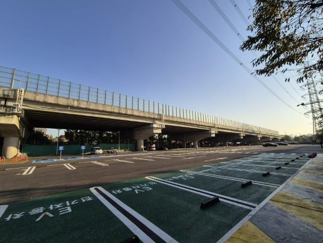 정왕동 체육공원 복개천 공영주차장