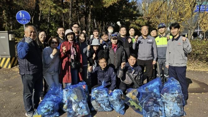 시흥시 '아름다운 산단 가꾸기' 환경정화 활동 마무리…산업단지 환경 개선 성과