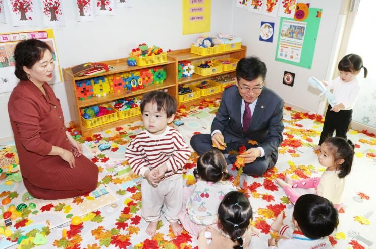 윤건영 충청북도교육감, 가정어린이집 현장 방문