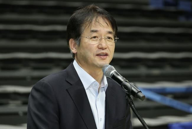 ‘2025년도 어르신 송년 음악회’에 참석해 인사말 중인 이동환 고양특례시장