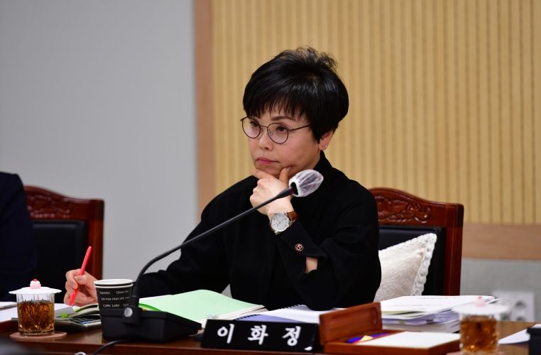 이화정 의원(복지교육위원회 발언사진)