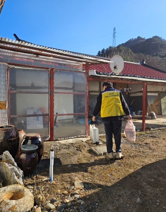 위기가구에 반찬 도시락 전달 및 겨울철 주택 점검