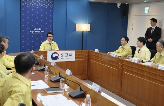 김민석 국무총리가 9일 세종대로 정부서울청사에서 열린 재외국민 보호 점검회의를 주재하고 있다.(국무조정실)