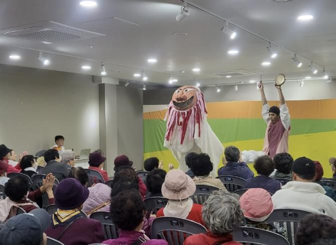 충주시,‘2025 시립 청춘 떳다방’ 성황리 마무리