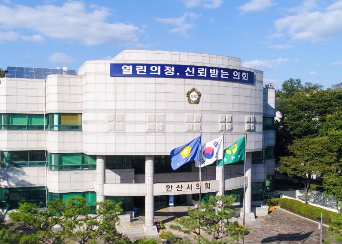 의회는 새해 지역 공론의 장 역할을 하는 의회 청사에 대한 정비를 추진한다.