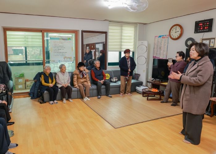 과천시, 새해 맞아 관내 경로당 순회 방문(12일, 선바위 경로당)