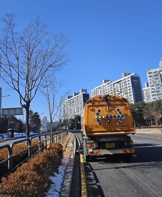 파주시, 생활권 중심 도로청소 강화로 미세먼지 저감 총력