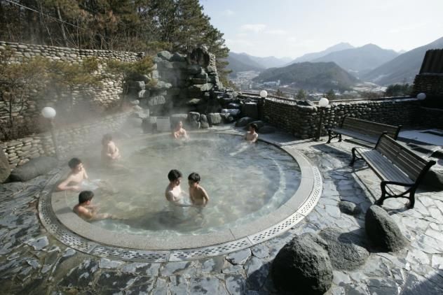 충주 수안보·앙성 온천, ‘레트로 힐링’ 여행지로 주목