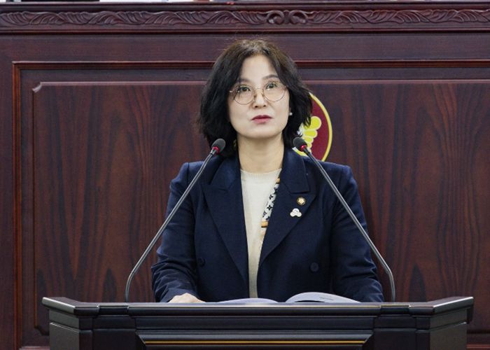 화성특례시의회 배현경 의원이 제249회 임시회 제1차 본회의에서 5분 자유발언을 하고 있다.